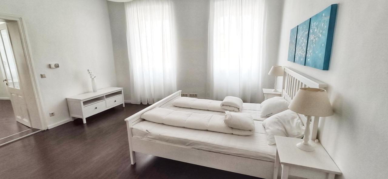 Helle Zweiraumwohnung In Wohngebiet Vienne