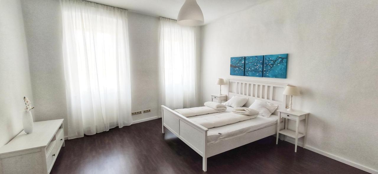 Appartement Helle Zweiraumwohnung In Wohngebiet *