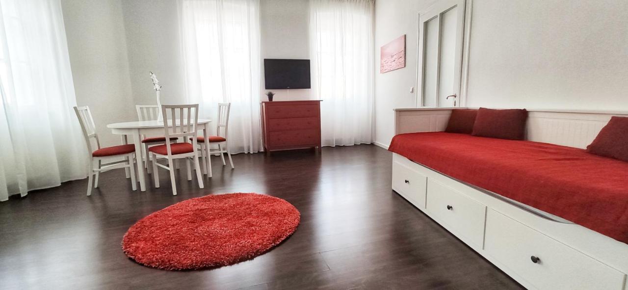 Helle Zweiraumwohnung In Wohngebiet * Vienne